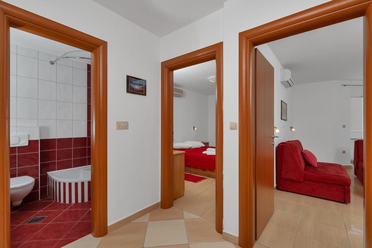 Apartment Juric 2 Baska Voda